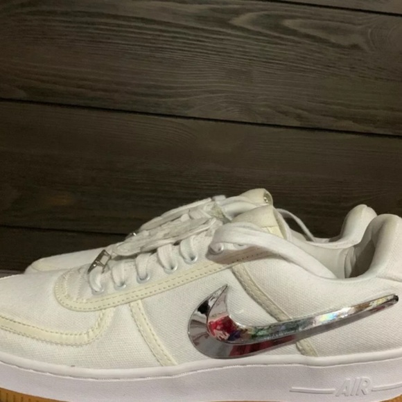 Travis Scott Air Force 1 - Picture 3 of 5